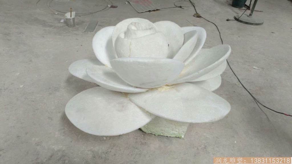 玻璃钢仿真玫瑰花雕塑 花朵花卉雕塑制作厂家